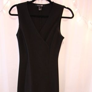 Body con V-neck black dress
